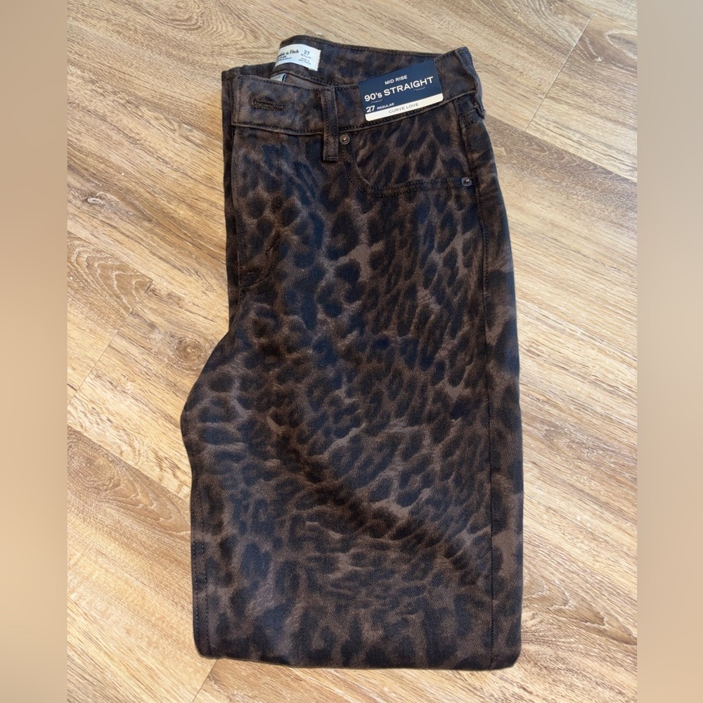 Abercrombie & Fitch Curve Love 90s Straight leg mid rise Jeans- Cheetah
